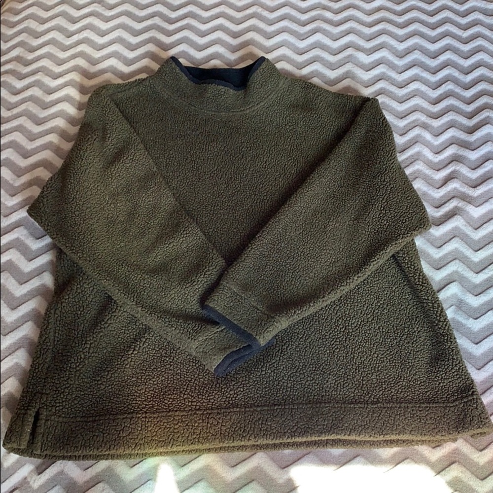 Women’s oversized fleece turtle neck sweater